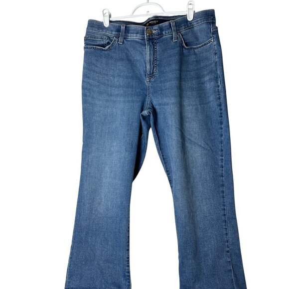 Lee Flex Motion Jean Capris, size 12, mid rise - Picture 4 of 7